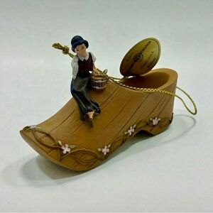 Retired Disney Snow White “Fairest One of All” Bradford Exchange Ornament